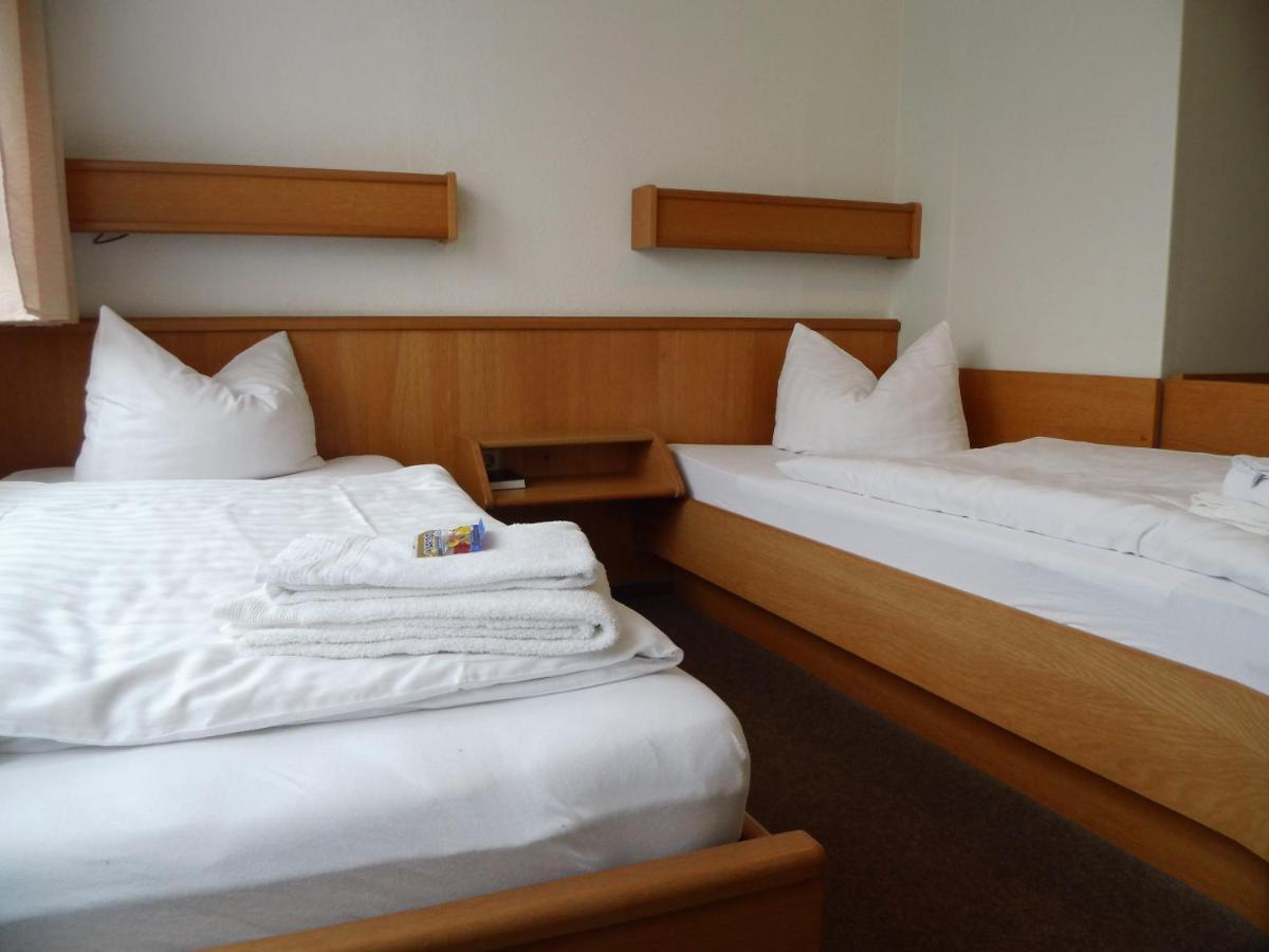 Hotel Sturm Tangermunde Bagian luar foto