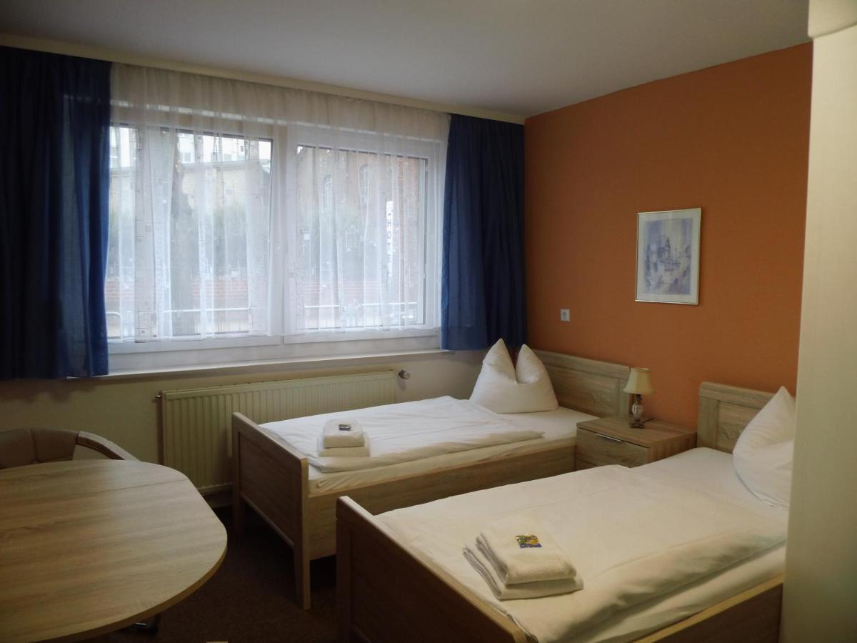 Hotel Sturm Tangermunde Bagian luar foto